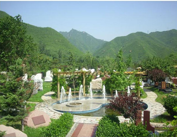 “凤凰山陵园喷泉